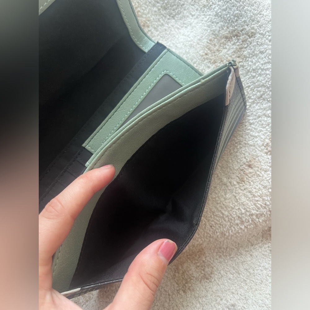 Relic By Fossil Rare Find Penguin Wallet (B) - image 7